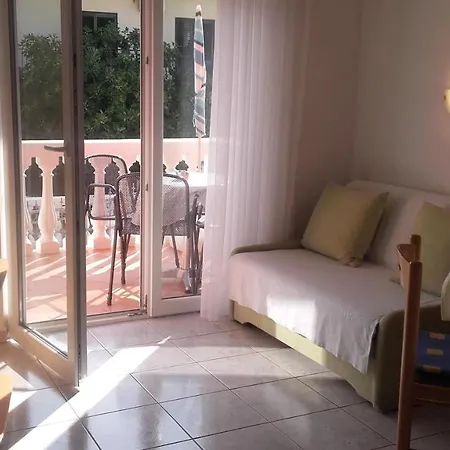 With A Parking Space - 6331