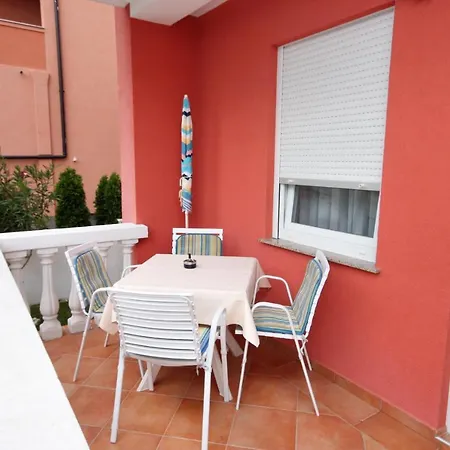 With A Parking Space - 6331