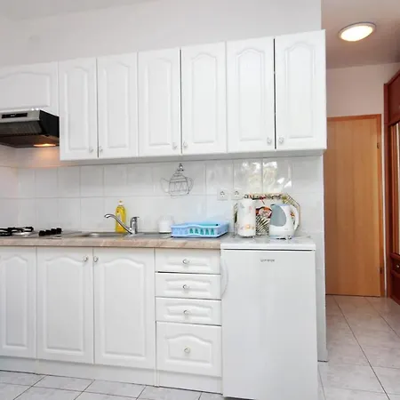 Apartman With A Parking Space - 6331 *